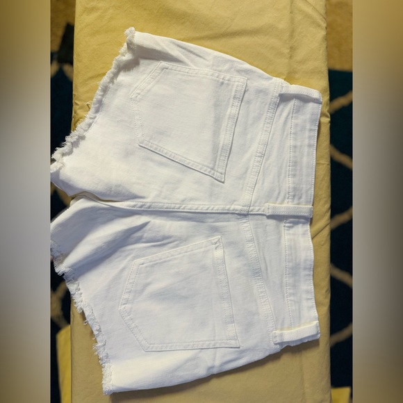 High rise denim Short-Juniors Color withe - Picture 2 of 3